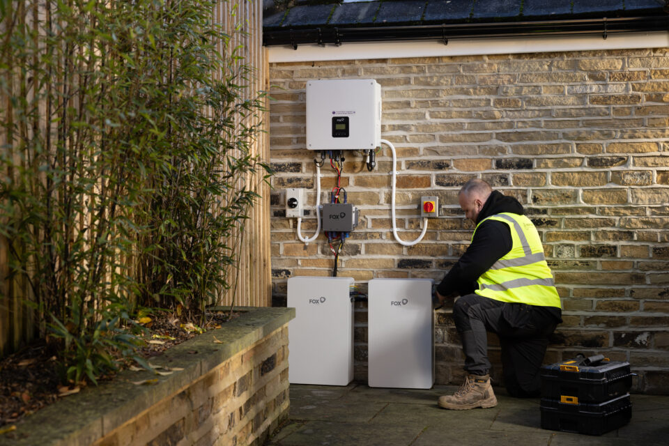 Installer with Battery 1 (1)