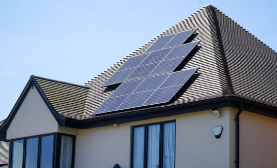How much does it cost to install solar panels in the UK?